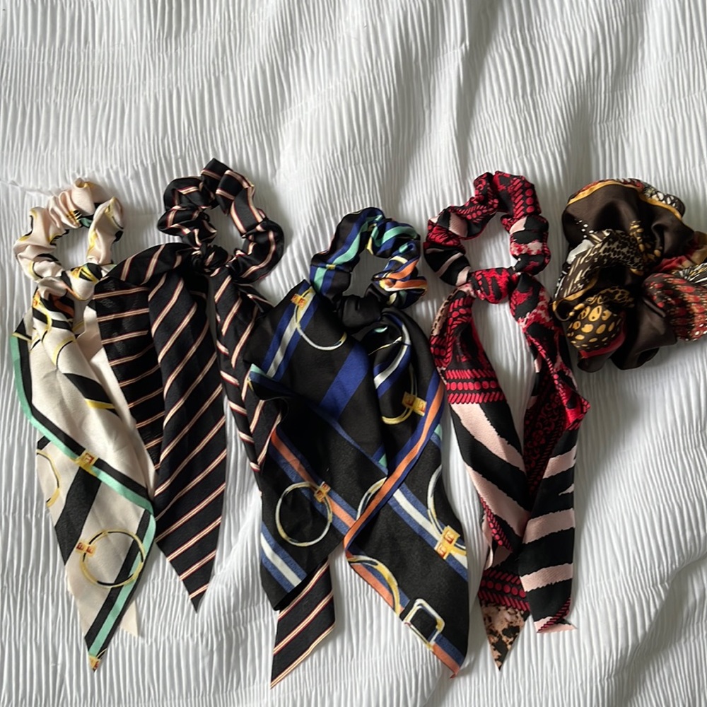 Bundle of 7 scrunchies